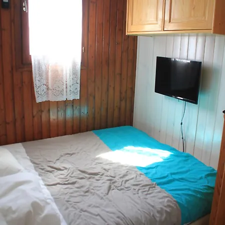 For 4 People With Parking *